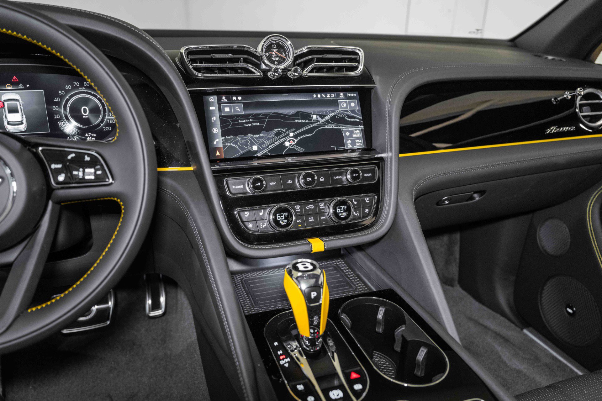 Certified 2024 Bentley Bentayga image 30