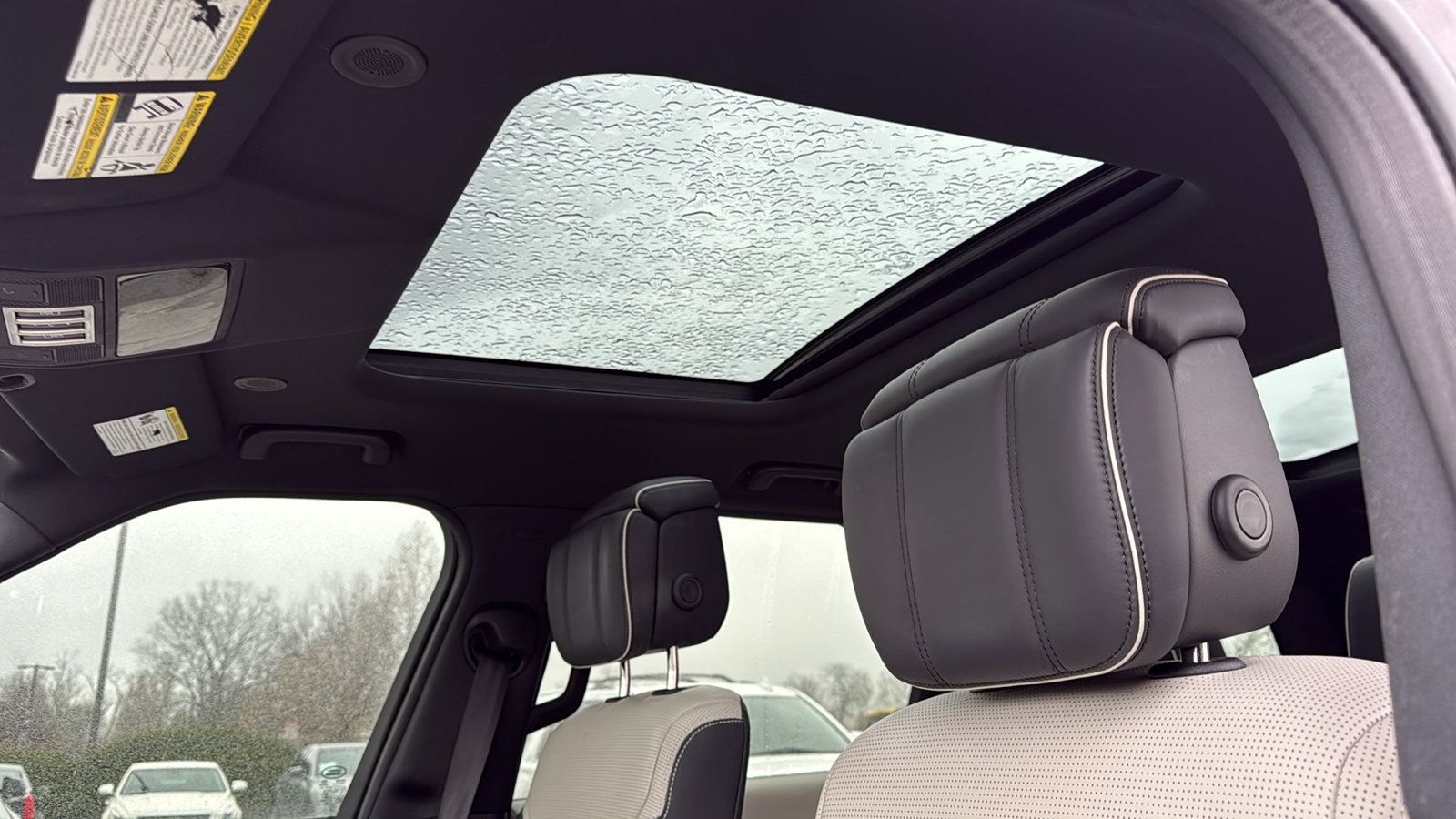 Used 2022 Land Rover Discovery S R-Dynamic image 28