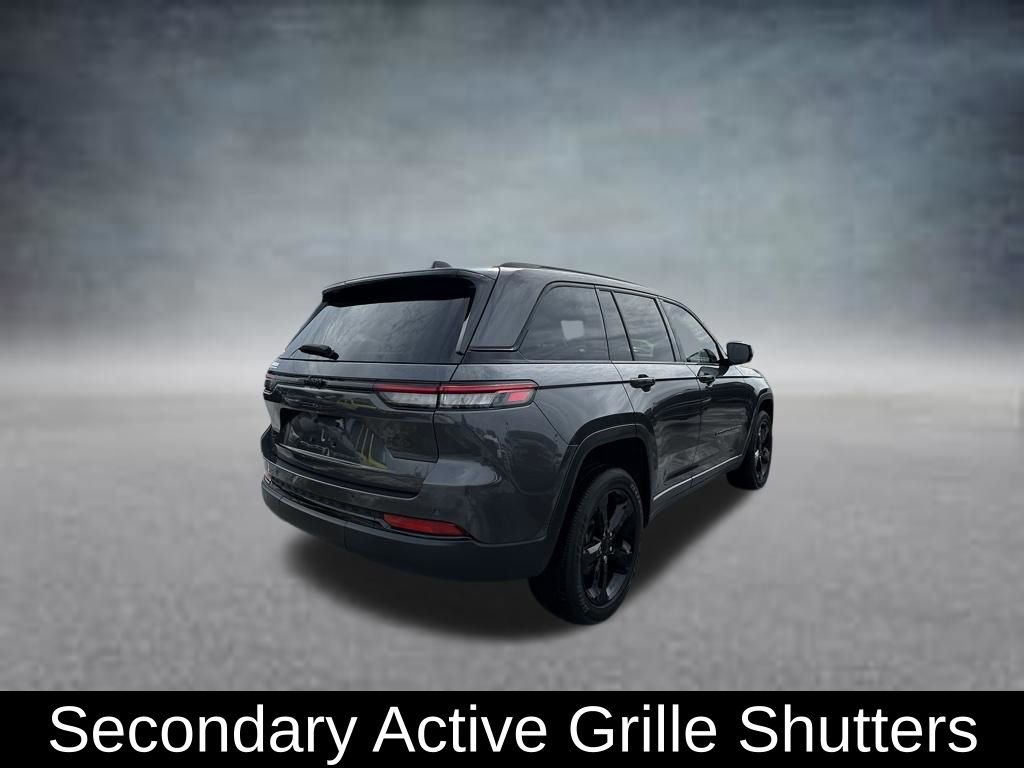 Used 2023 Jeep Grand Cherokee Altitude AWD/4WD image 7