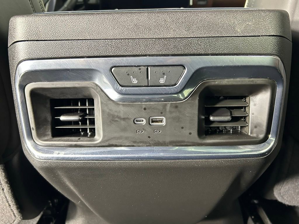 Used 2024 GMC Sierra 3500 Denali Ultimate image 16