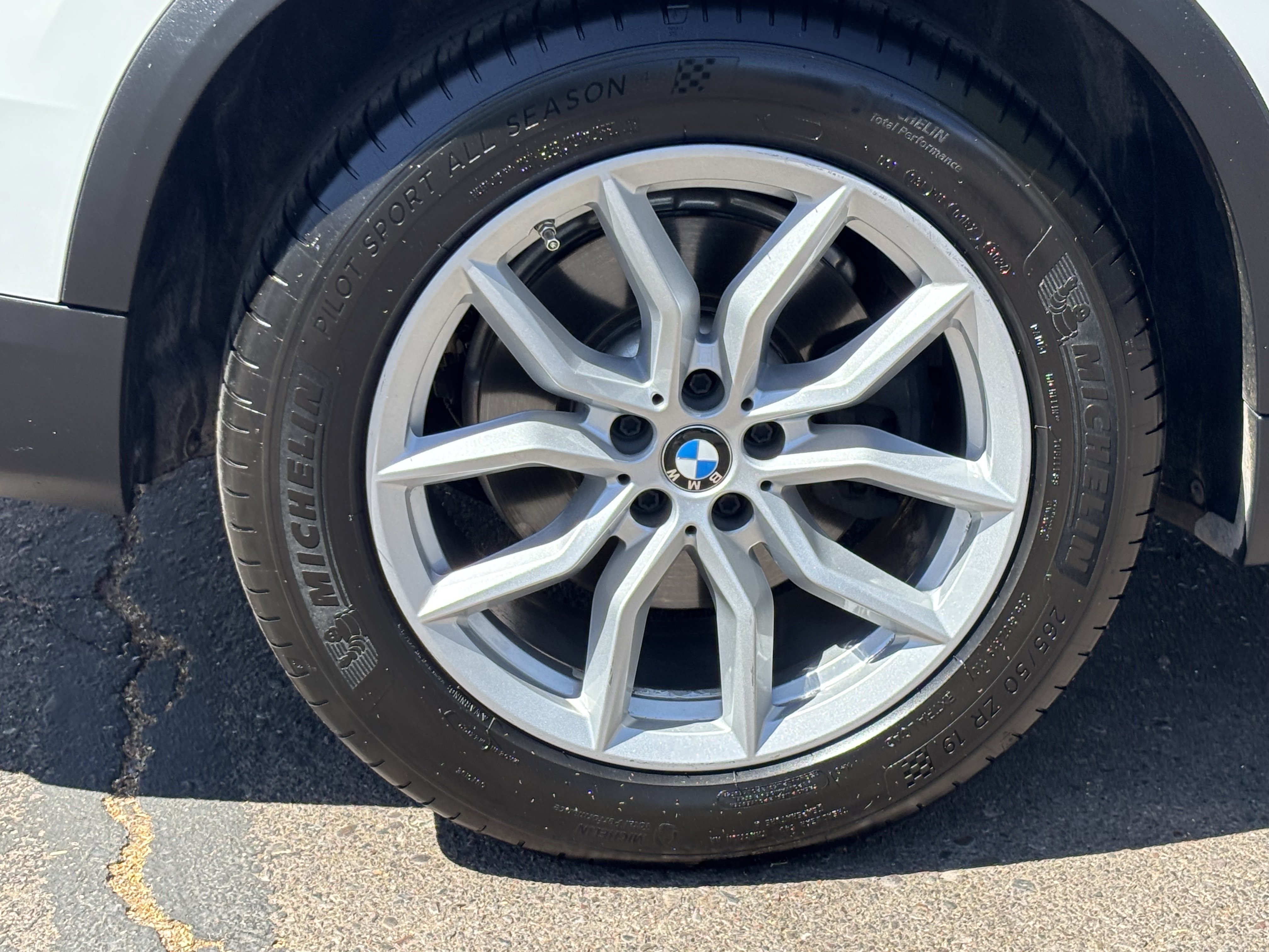 Used 2019 BMW X5 xDrive40i w/ Convenience Package AWD/4WD image 7