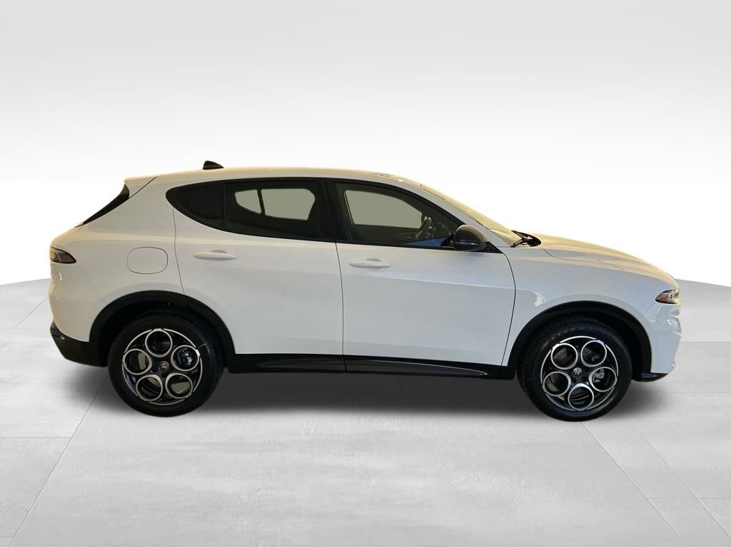 New 2025 Alfa Romeo Tonale image 4