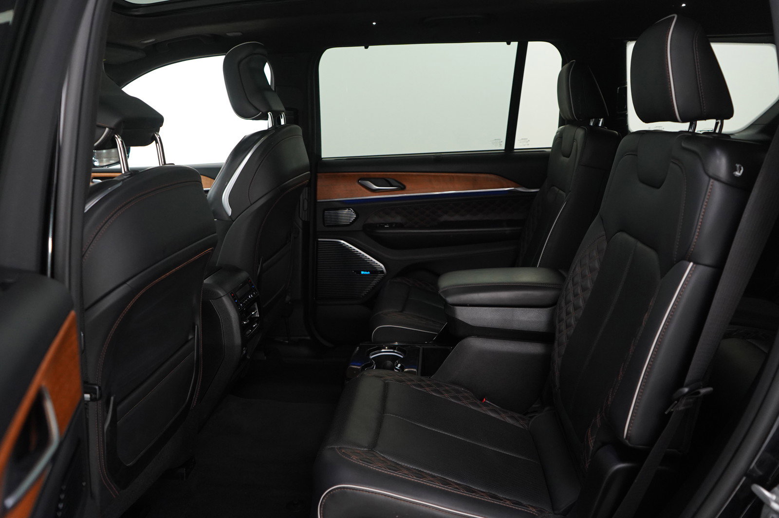 Used 2022 Jeep Grand Cherokee L Summit w/ Advanced Protech Group IV image 14