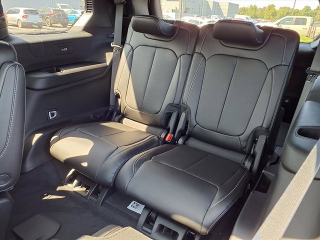 New 2025 Jeep Grand Cherokee L Limited image 16