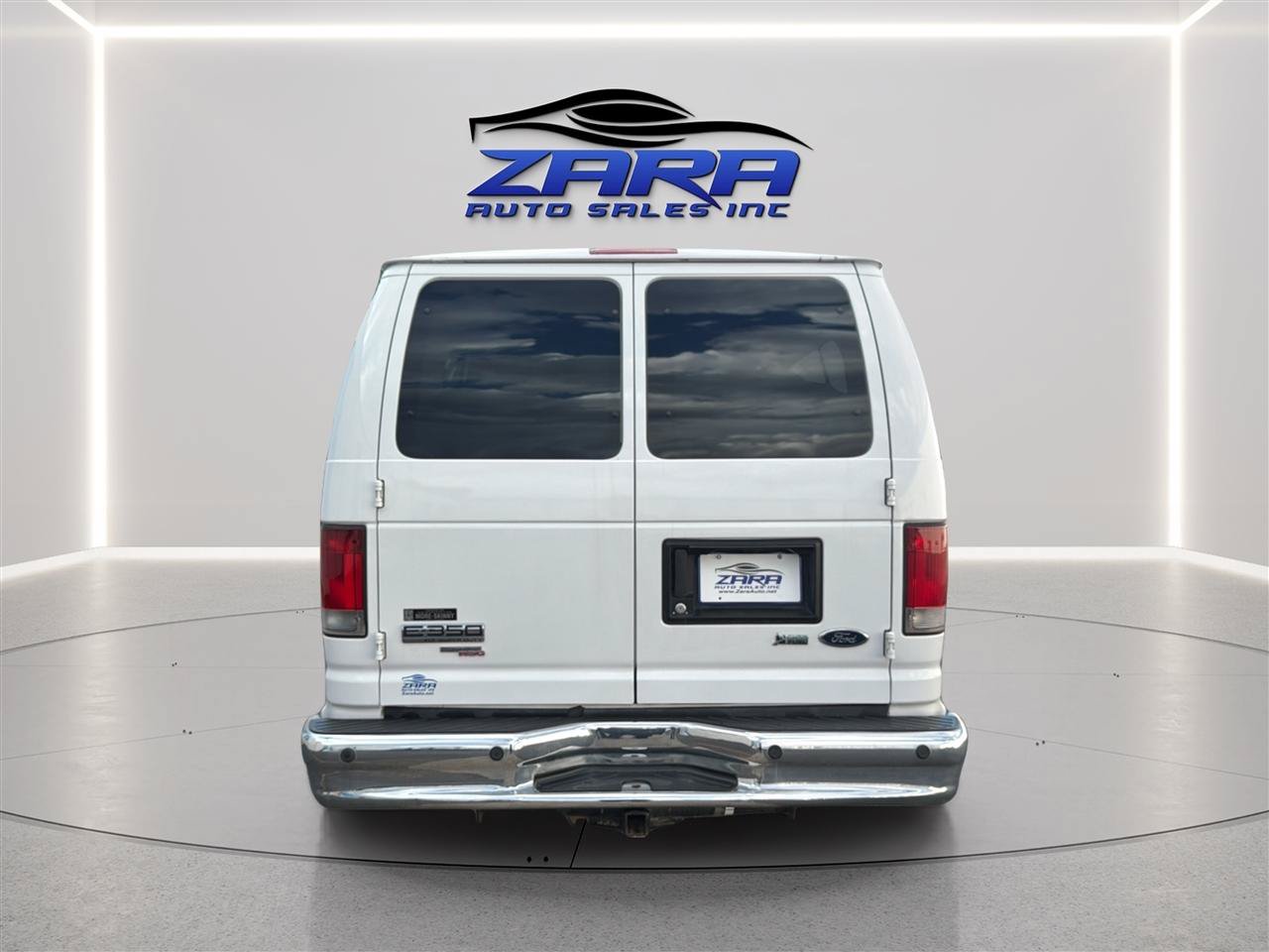 Used 2010 Ford E-350 and Econoline 350 XL RWD image 6