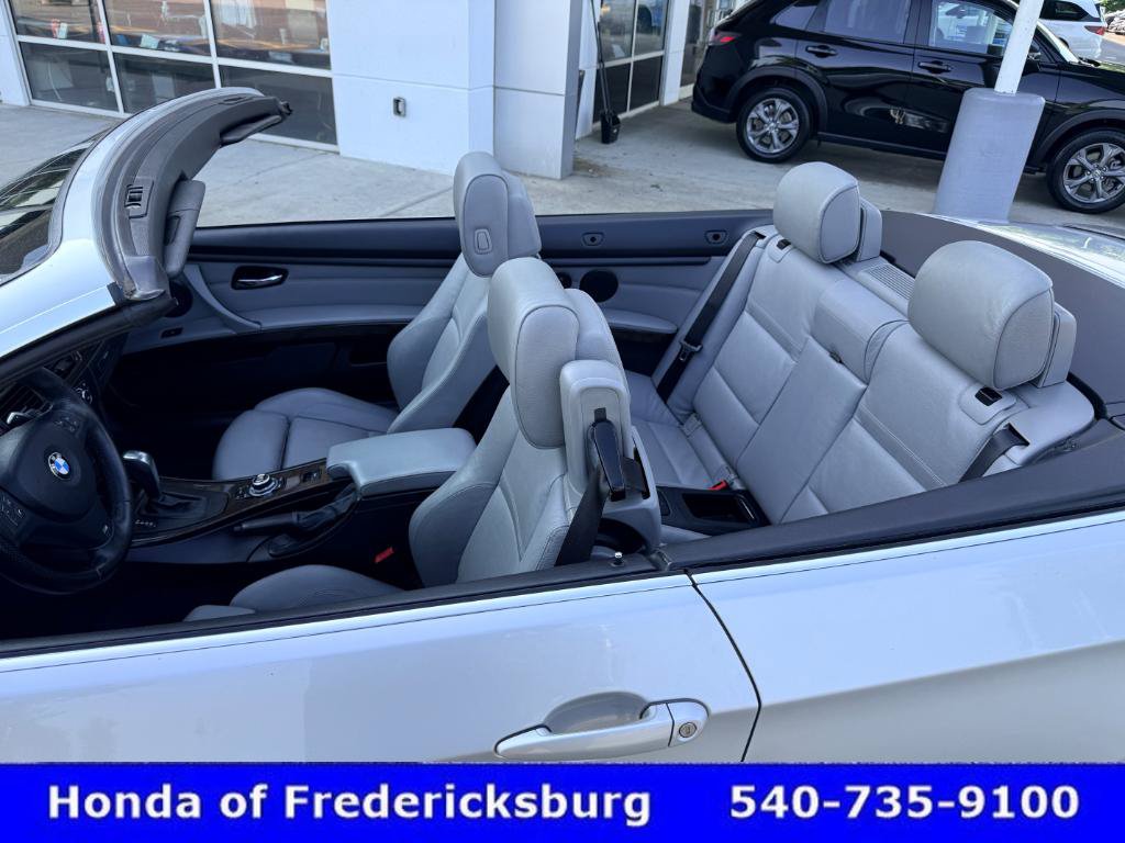 Used 2012 BMW 335i Convertible RWD image 22