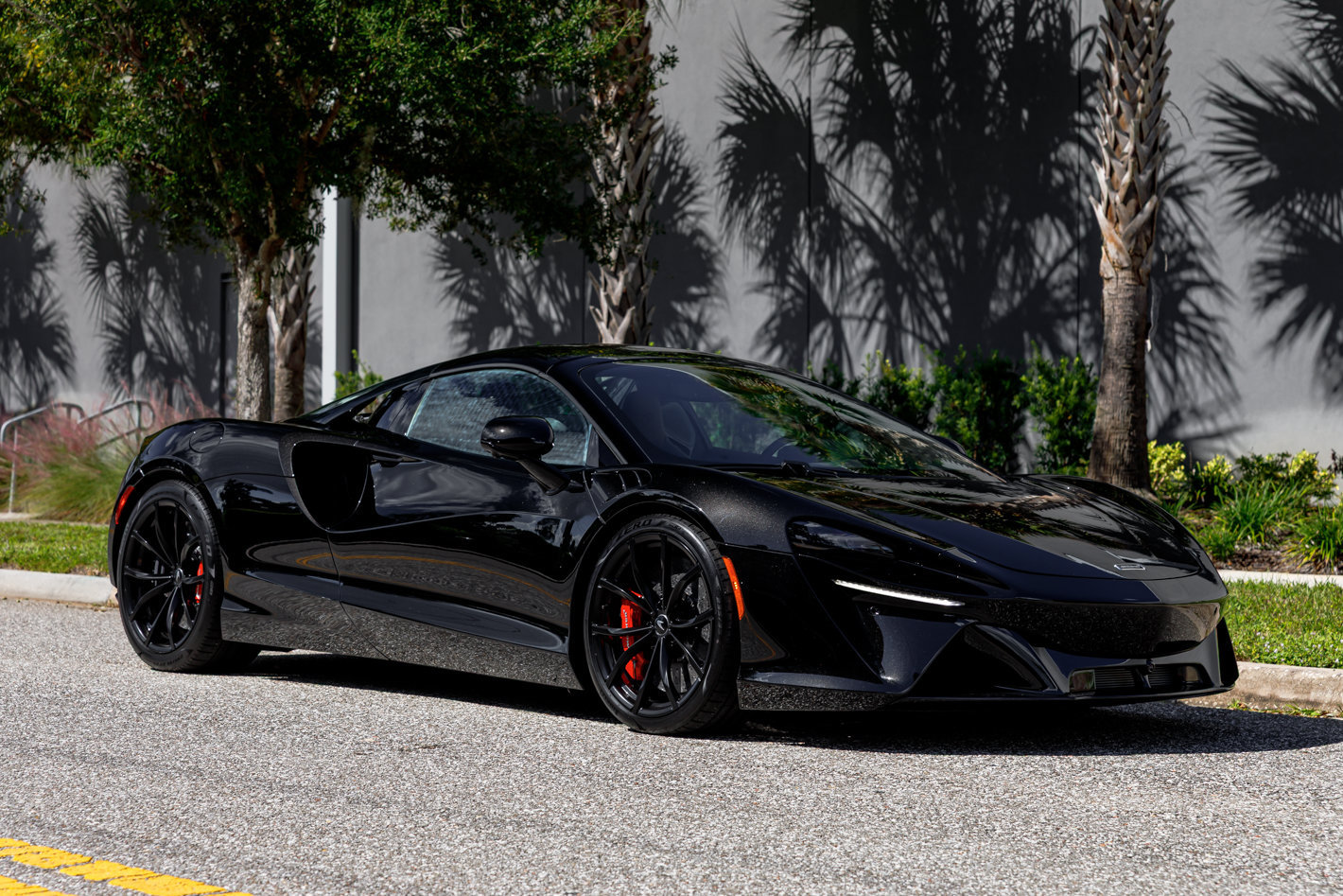 Used 2026 McLaren Artura Spider RWD image 20