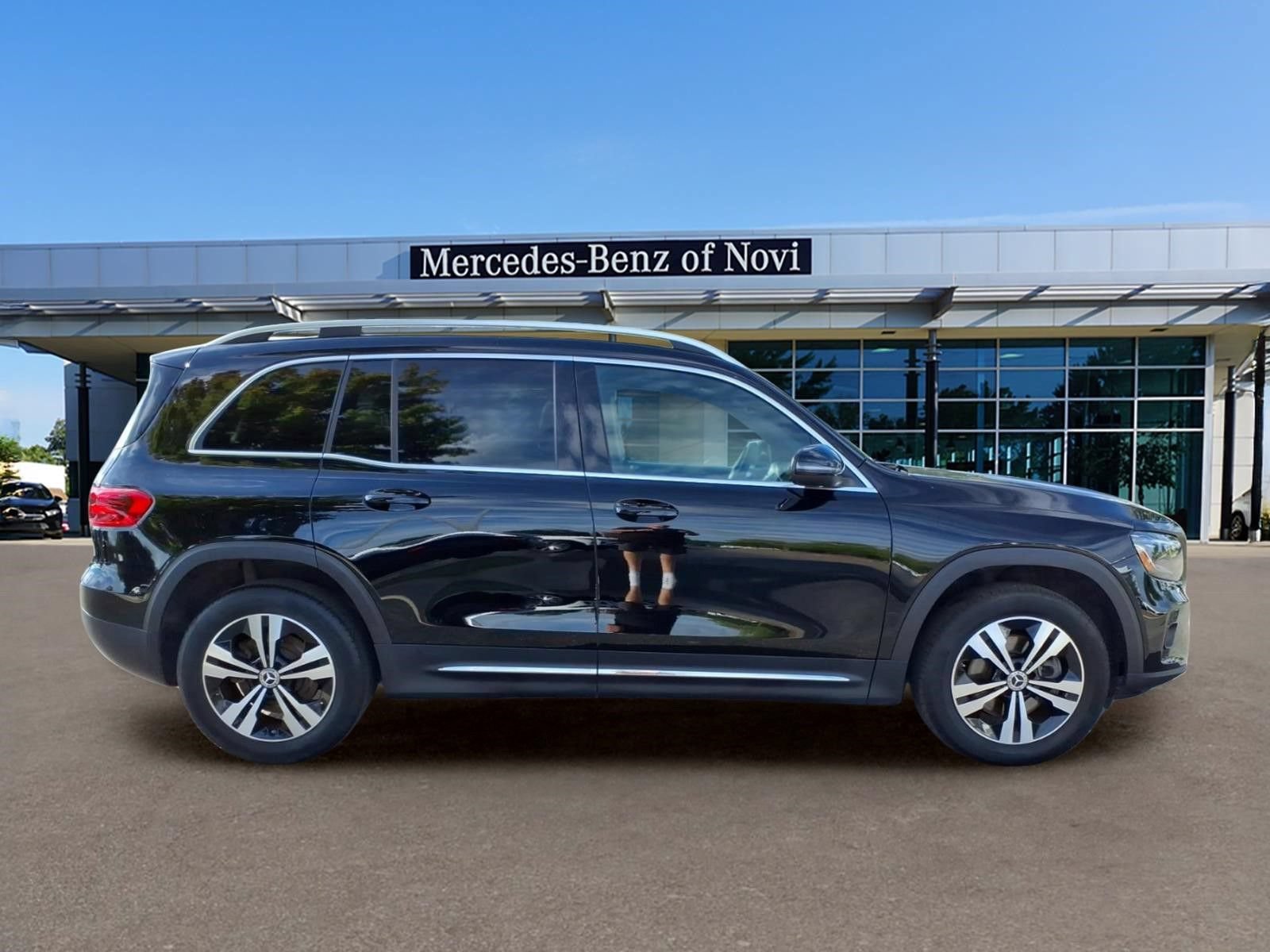Certified 2025 Mercedes-Benz GLB 250 4MATIC image 6
