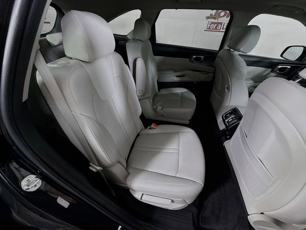 Used 2023 Kia Sorento SX Prestige w/ Panoramic Sunroof Package AWD/4WD image 33