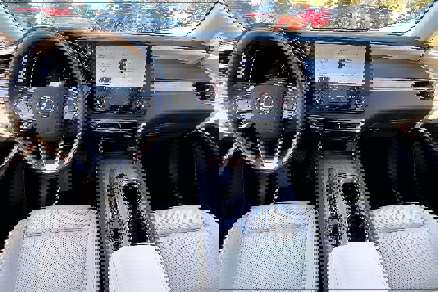 Certified 2025 Lexus RX 450h Luxury w/ Convenience Package image 25