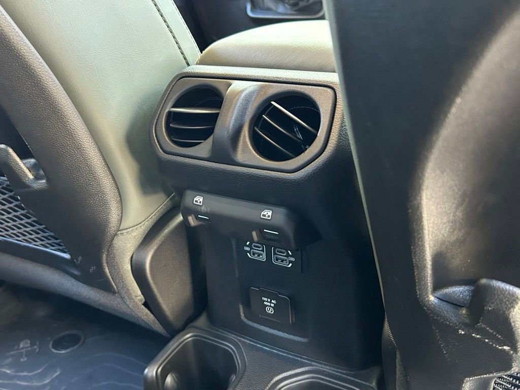 Used 2025 Jeep Gladiator Mojave image 45