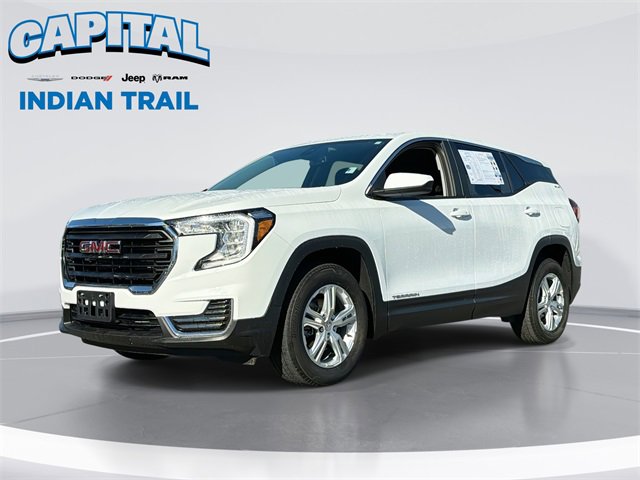 Used 2024 GMC Terrain SLE image 1