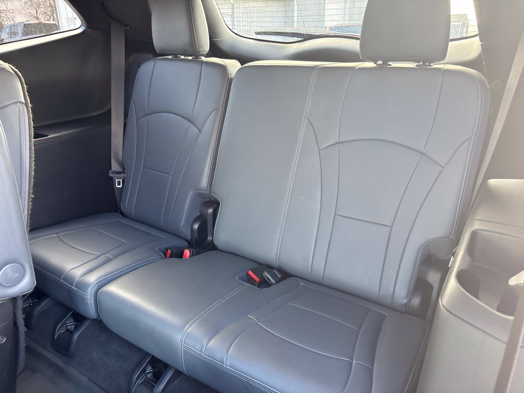 Used 2023 Buick Enclave Premium AWD/4WD image 18
