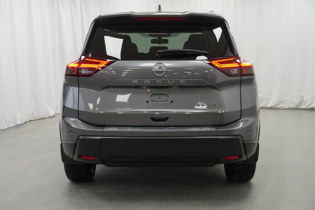 Used 2024 Nissan Rogue SV w/ SV Premium Package image 10