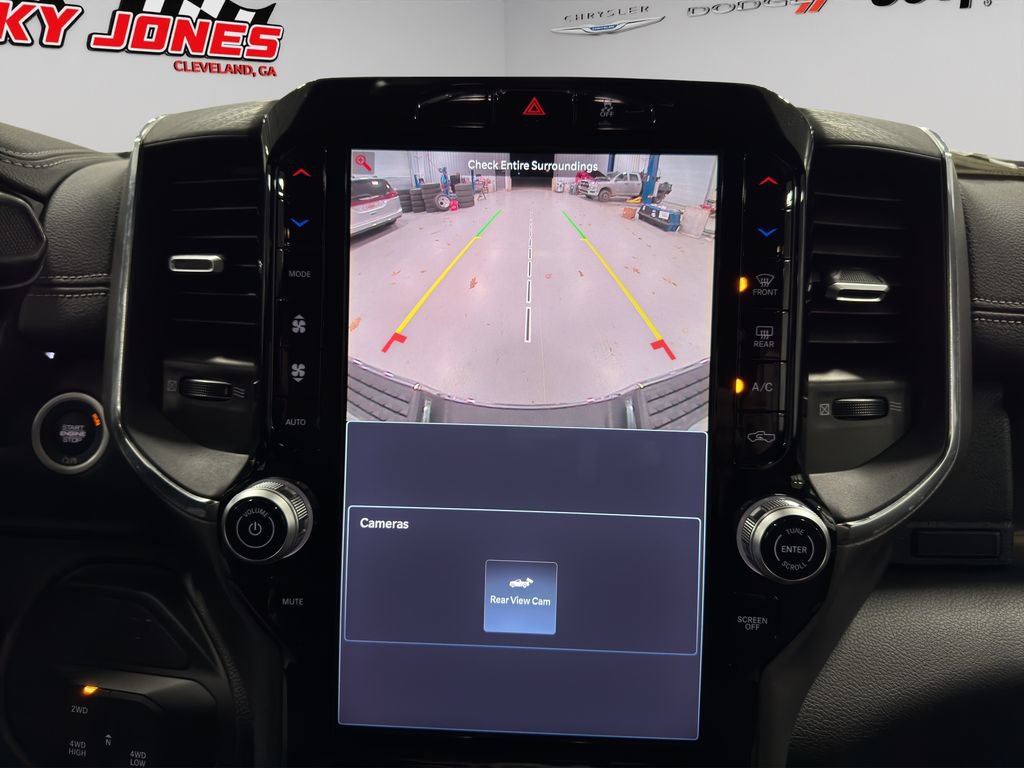 New 2025 RAM 2500 Laramie AWD/4WD image 32