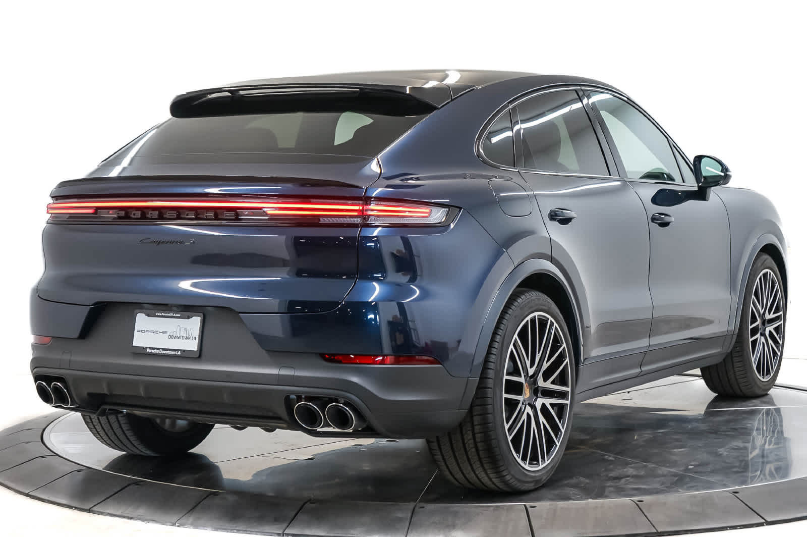 Certified 2026 Porsche Cayenne S AWD/4WD image 9