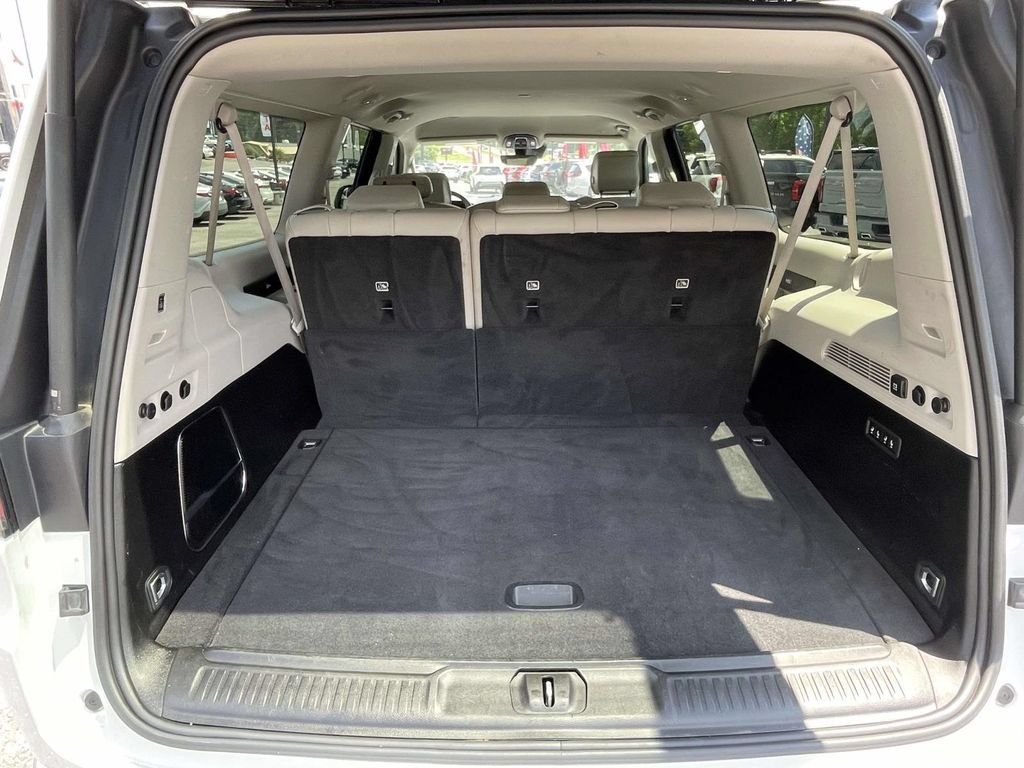 Used 2024 Jeep Wagoneer L Series II w/ Flexible Seating Group AWD/4WD image 9