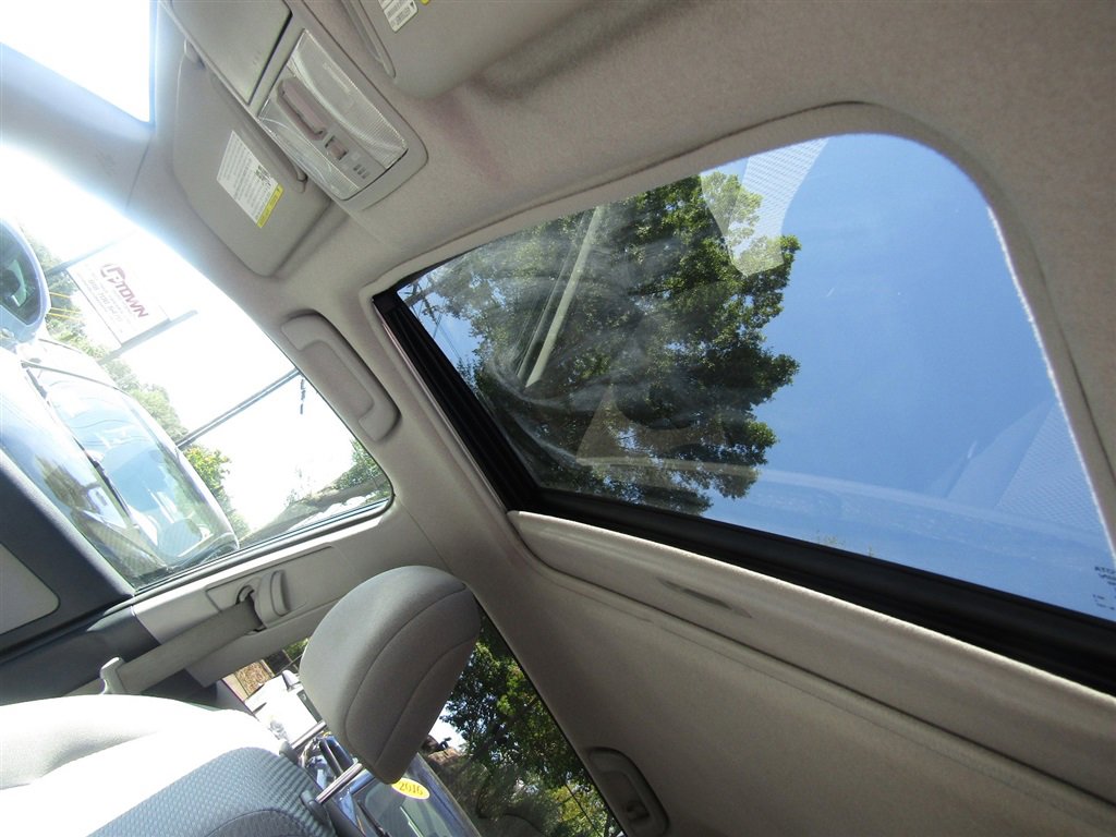 Used 2011 Toyota RAV4 2WD image 15