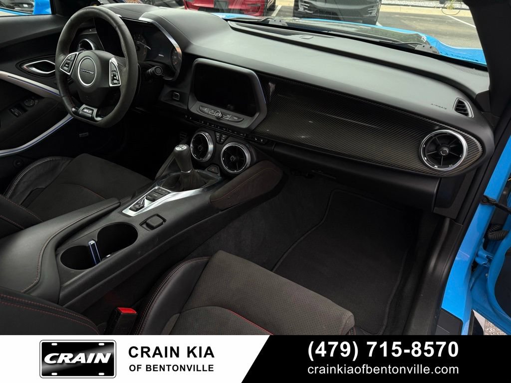 Used 2022 Chevrolet Camaro ZL1 RWD image 32