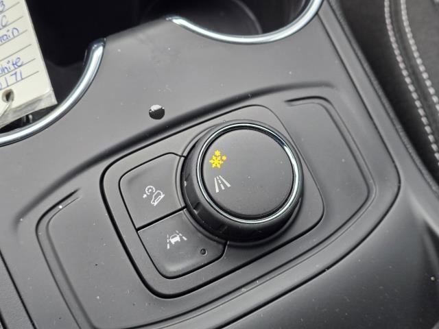 Used 2023 GMC Terrain SLE image 25