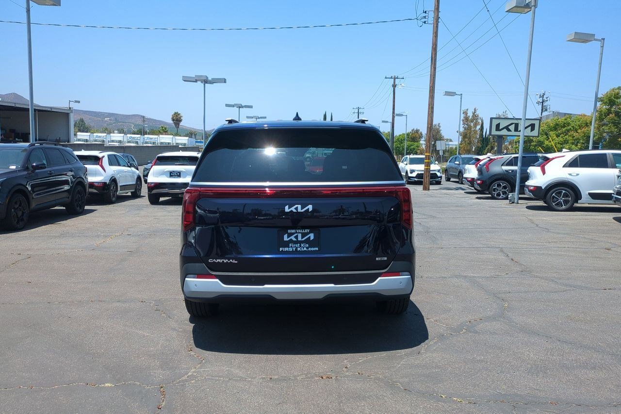 New 2026 Kia Carnival EX image 6