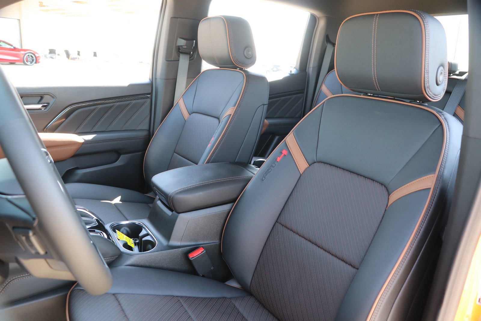 New 2025 GMC Canyon AT4 w/ AT4 Premium Package image 13