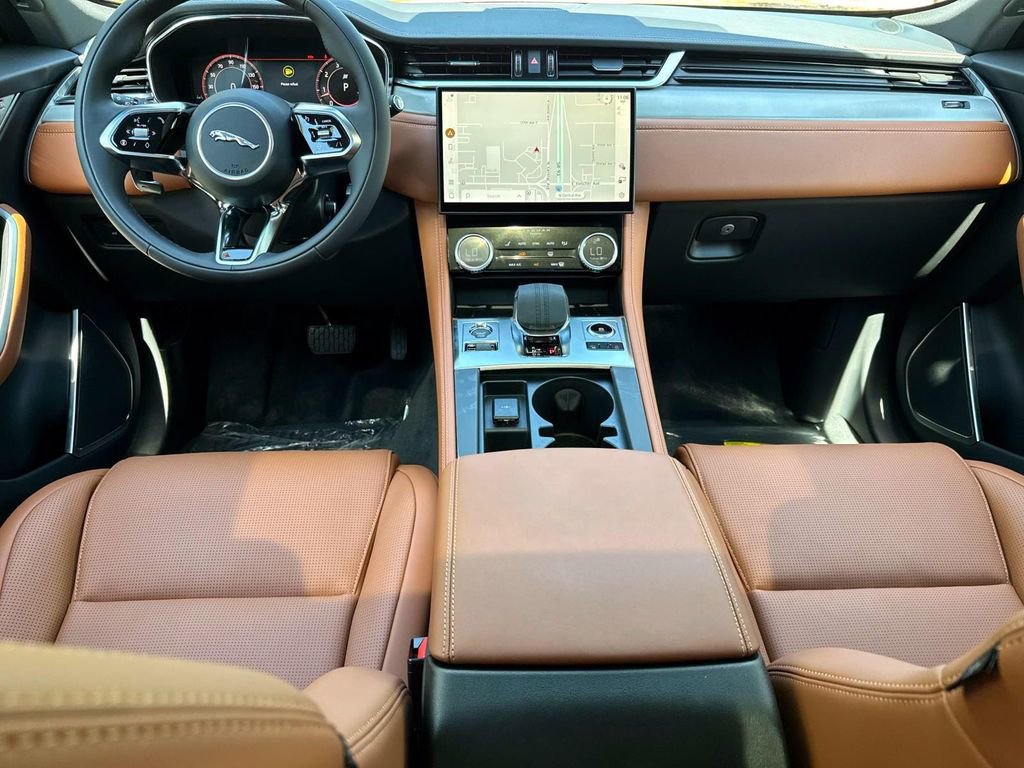 Used 2026 Jaguar F-PACE R-Dynamic S image 11