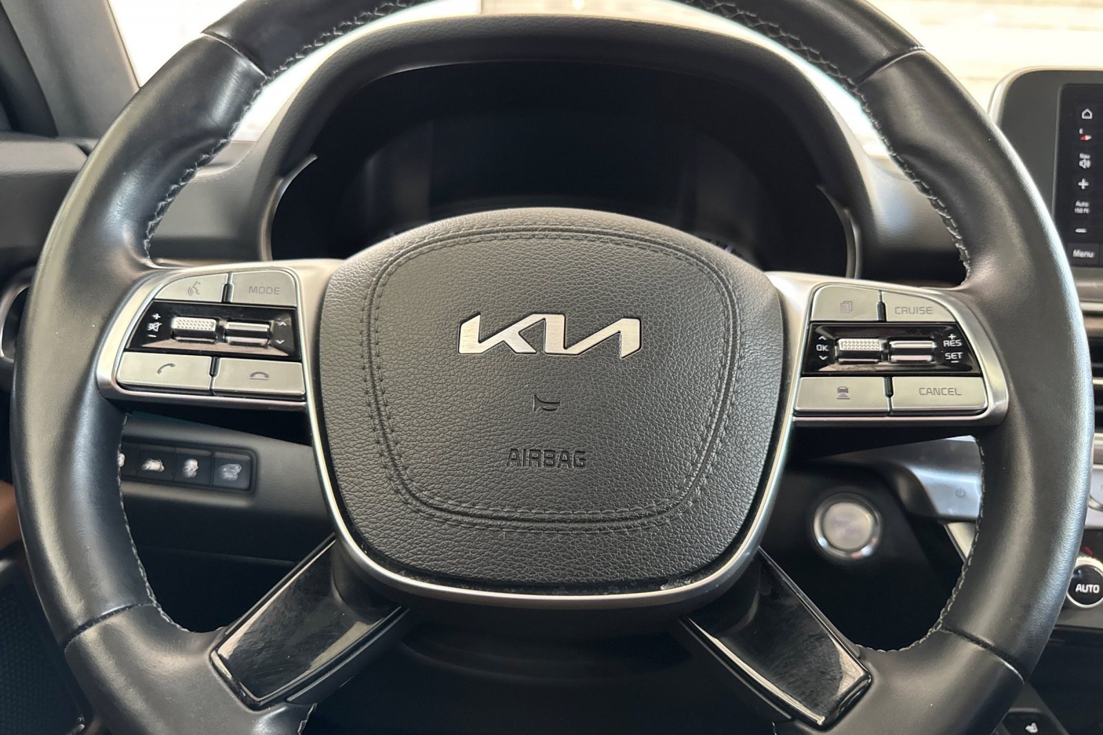 Used 2022 Kia Telluride SX w/ SX Prestige Package AWD/4WD image 32