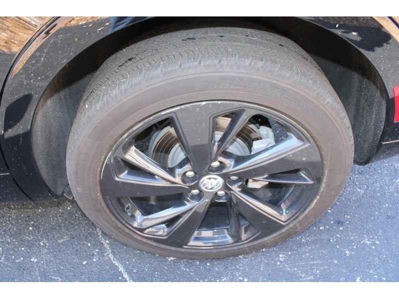 Used 2023 Buick Envision Essence w/ Sport Touring Package image 8