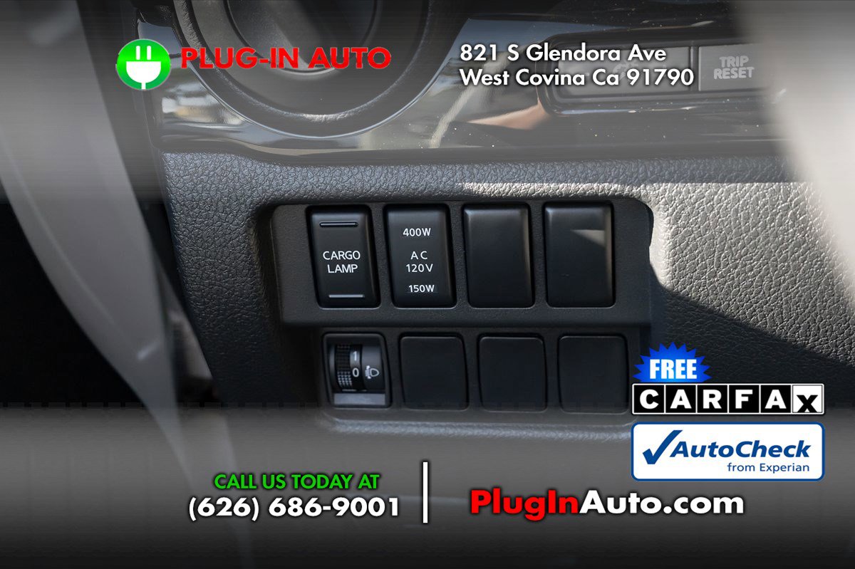 Used 2023 Nissan Titan SV w/ SV Convenience Package image 27