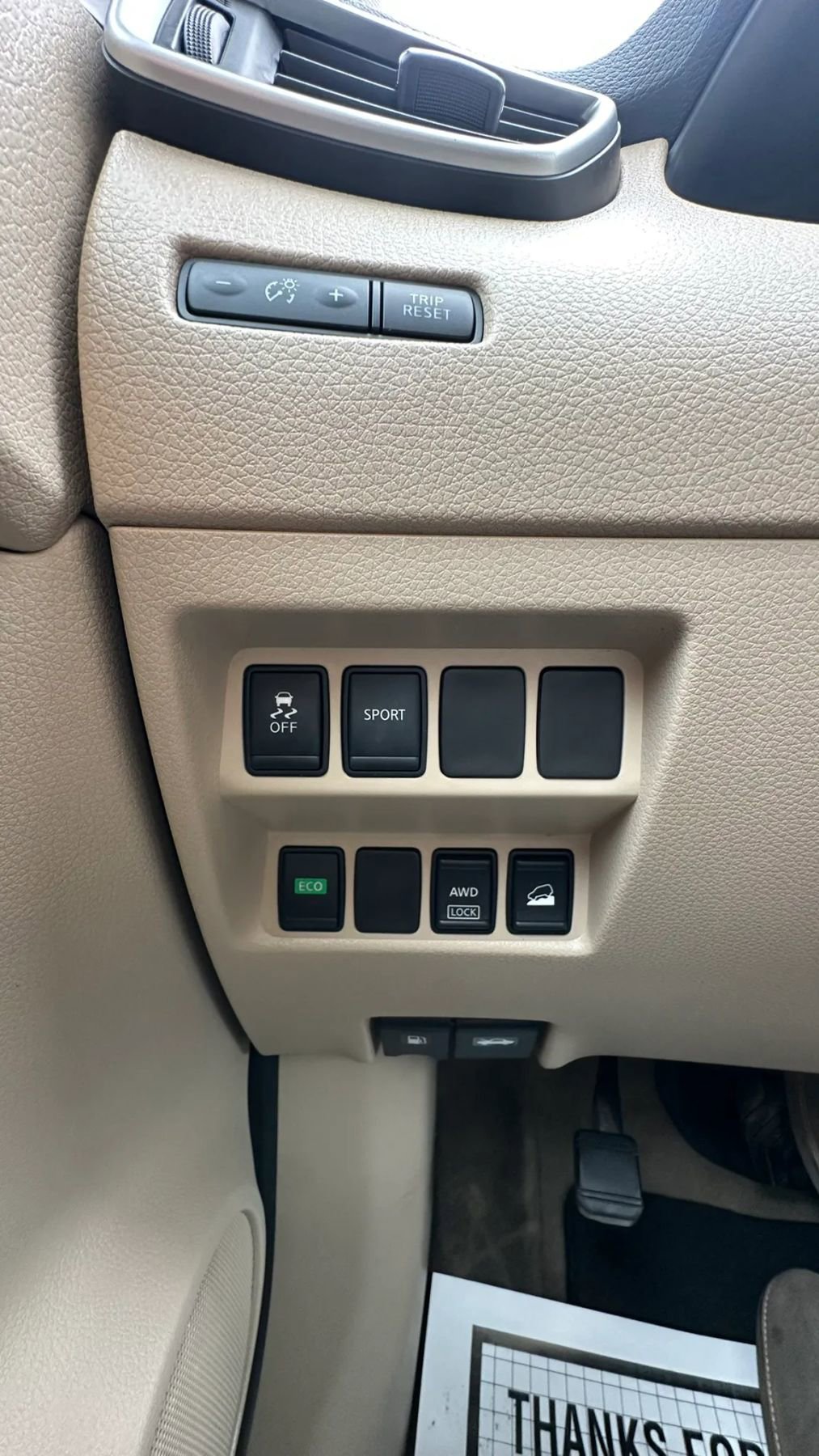 Used 2015 Nissan Rogue SV w/ SV Moonroof Package image 13