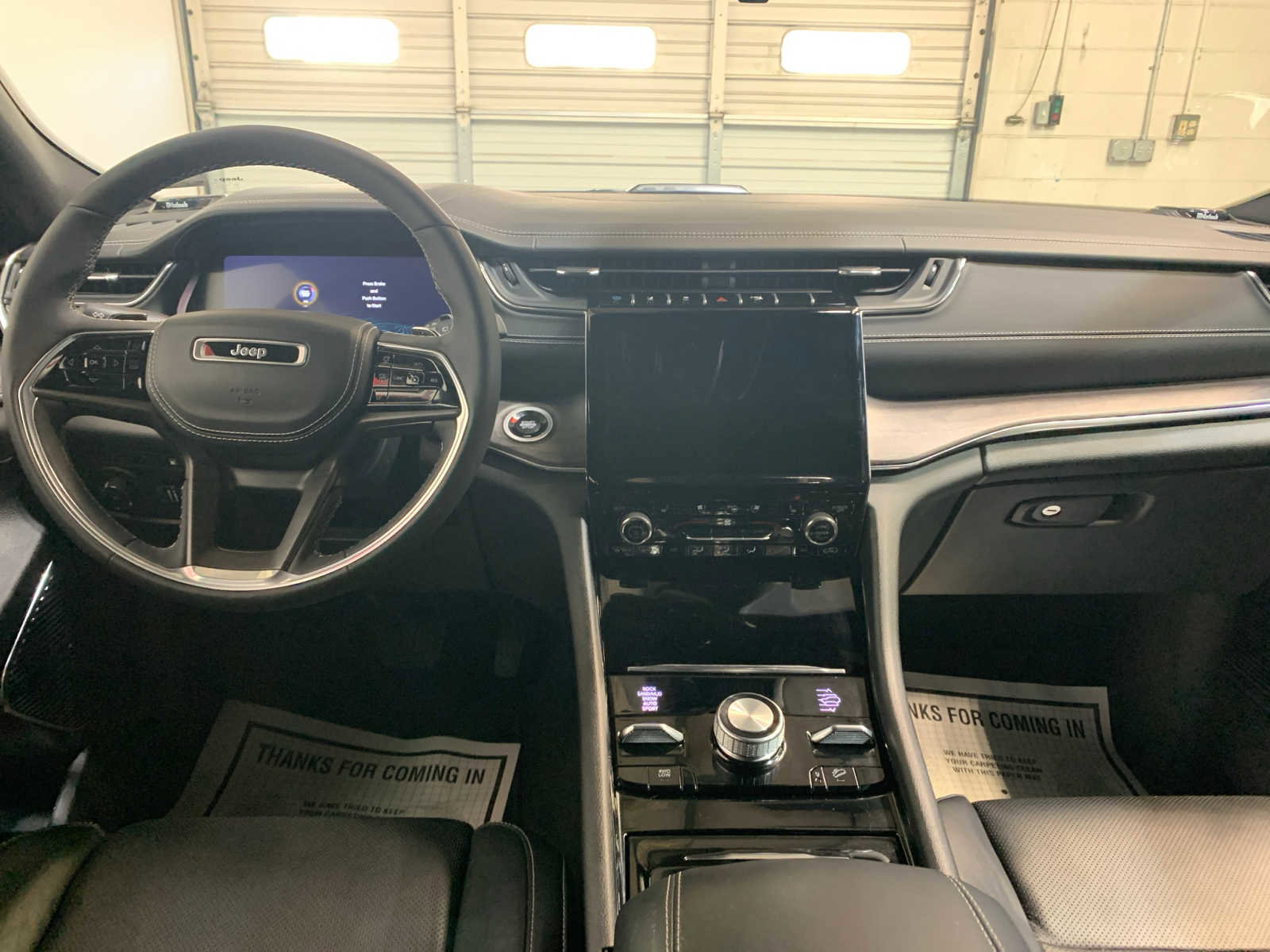 Used 2024 Jeep Grand Cherokee Overland w/ Luxury Tech Group IV image 4