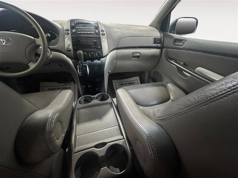 Used 2008 Toyota Sienna CE image 11