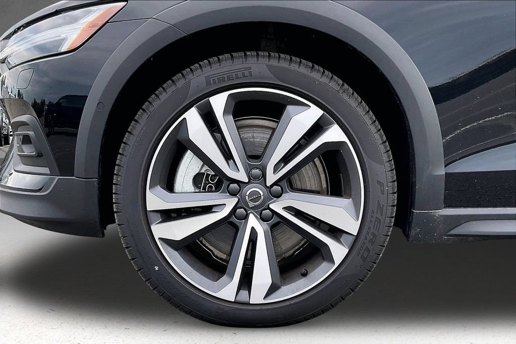 New 2026 Volvo V60 B5 Cross Country Plus w/ Protection Package Premier AWD/4WD image 14