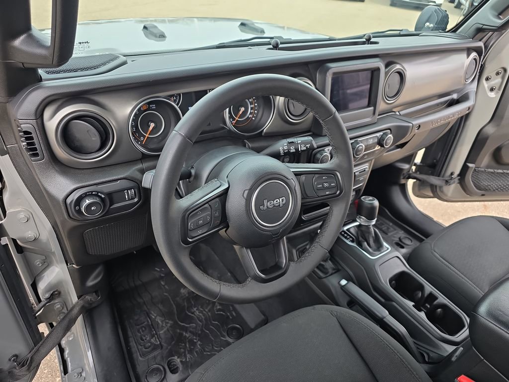 Used 2023 Jeep Wrangler Unlimited Sport AWD/4WD image 15