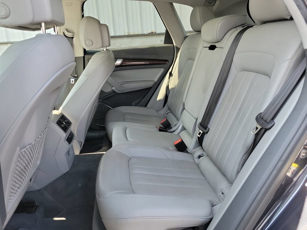 Used 2020 Audi Q5 2.0T Premium w/ Convenience Package AWD/4WD image 16