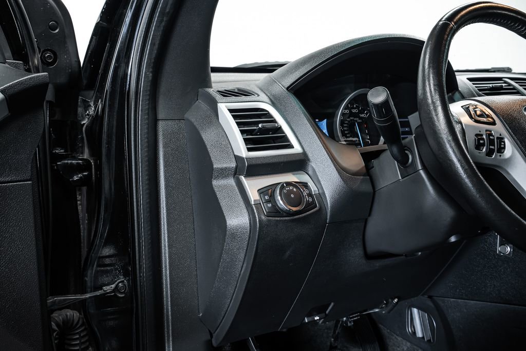 Used 2013 Ford Explorer XLT image 22
