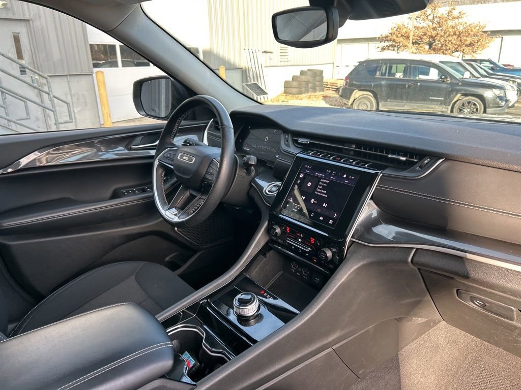 Used 2022 Jeep Grand Cherokee L Laredo w/ Luxury Tech Group I image 47