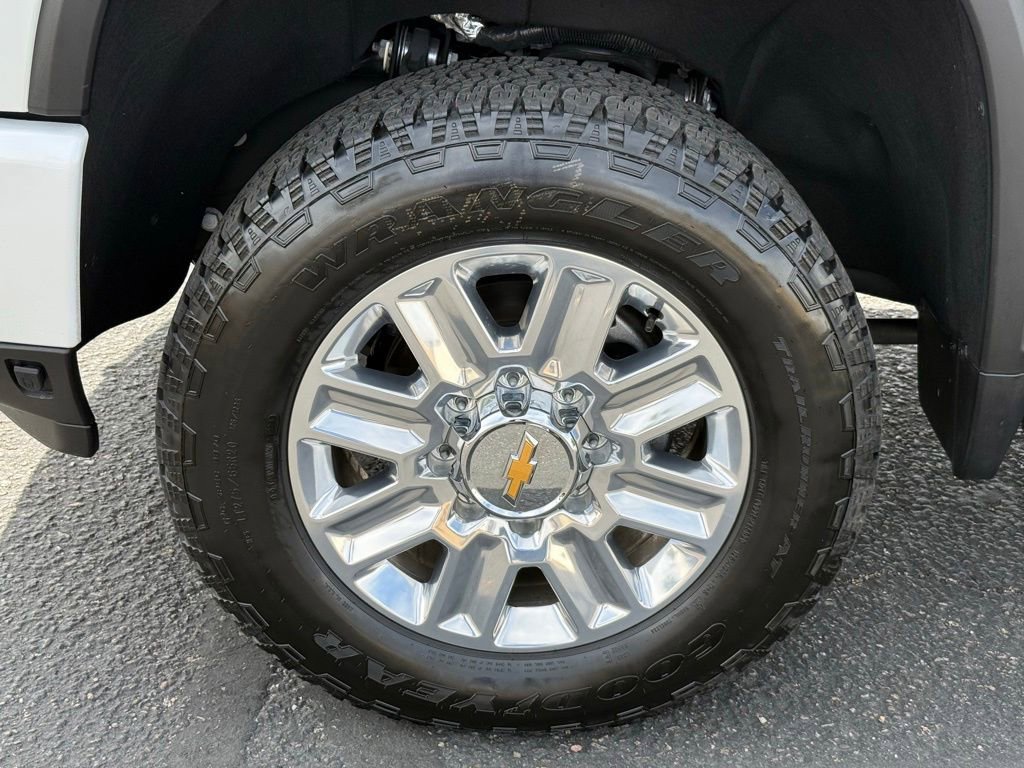 Used 2024 Chevrolet Silverado 3500 High Country w/ High Country Premium Package image 11