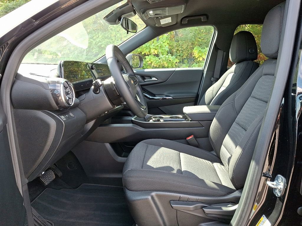 Used 2026 Chevrolet Equinox LT image 19