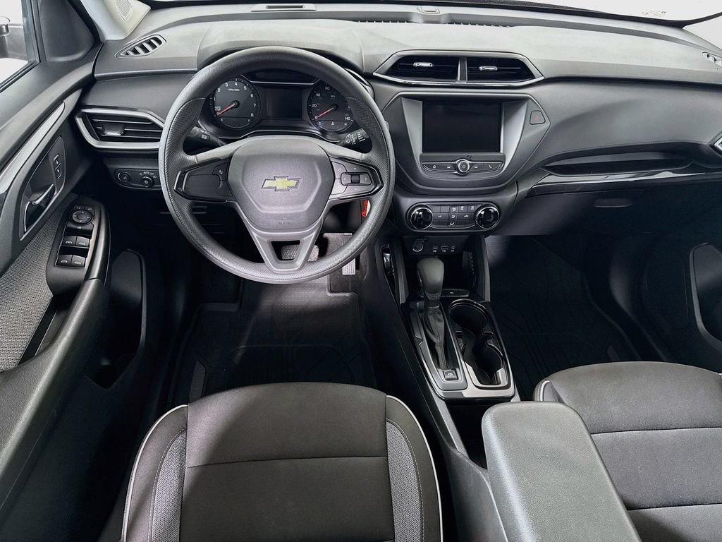 Used 2023 Chevrolet TrailBlazer LS w/ LPO, Blackout Package FWD image 20