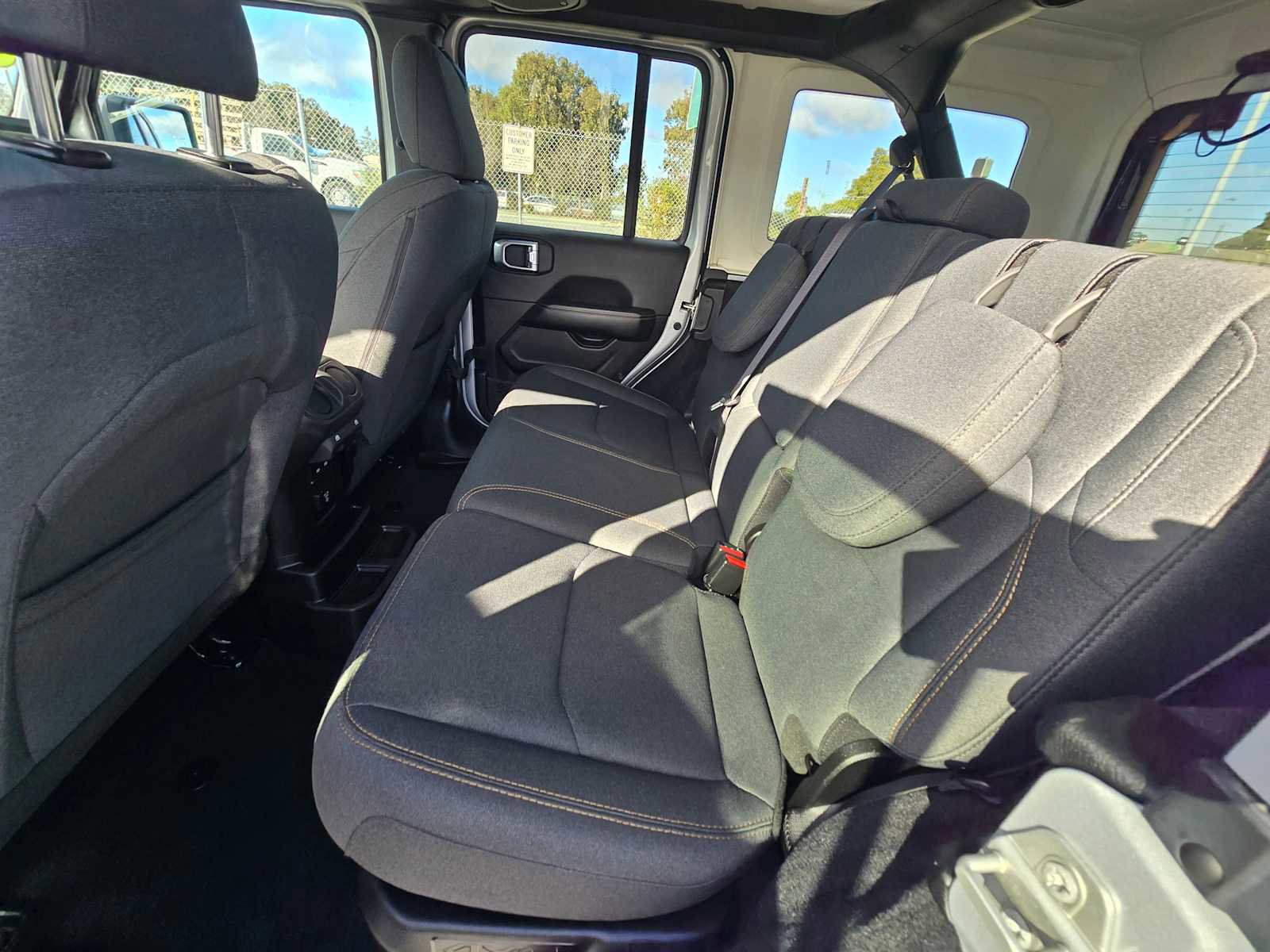 Used 2024 Jeep Wrangler Sahara image 20