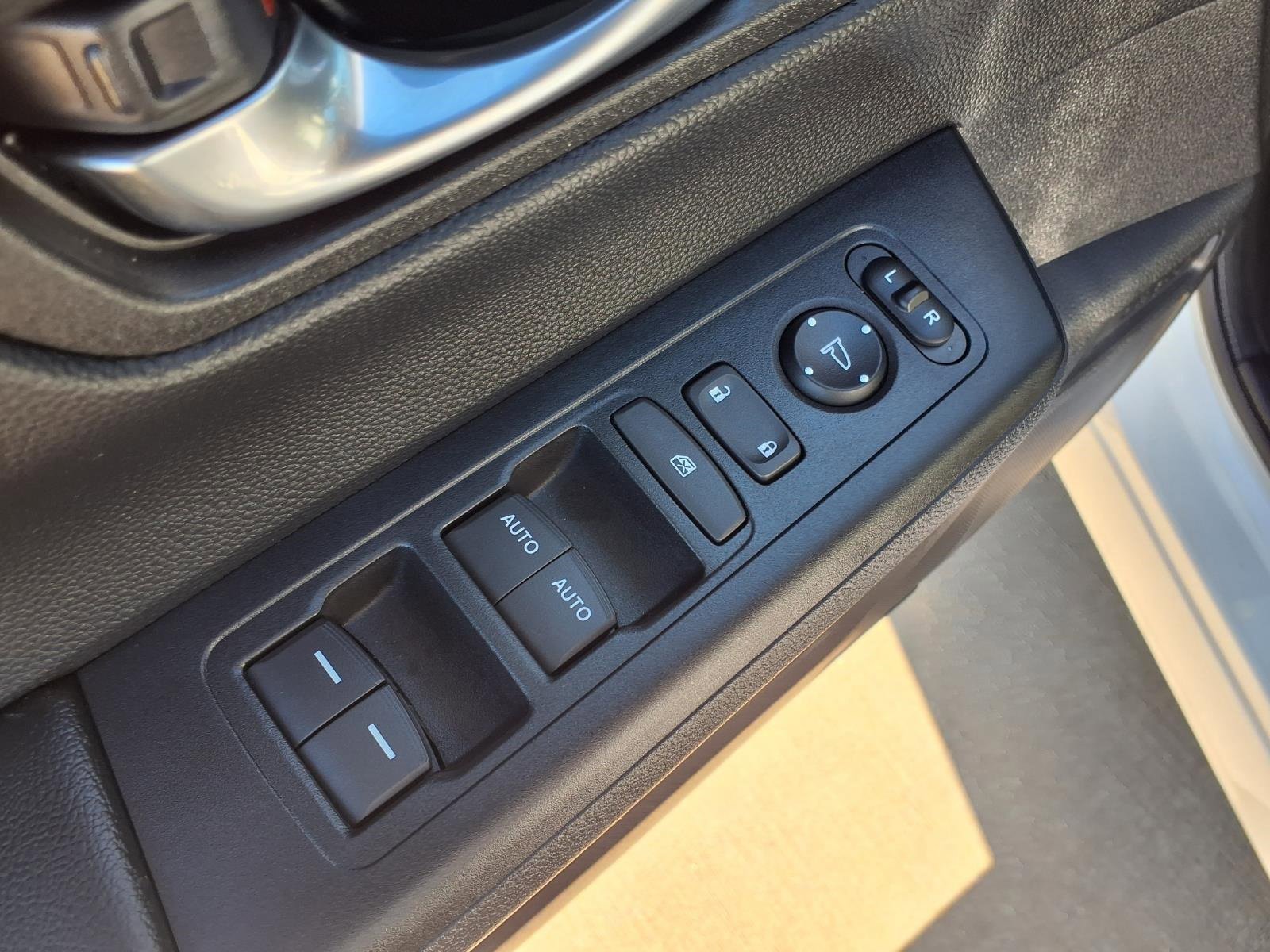 Used 2025 Honda CR-V EX image 23