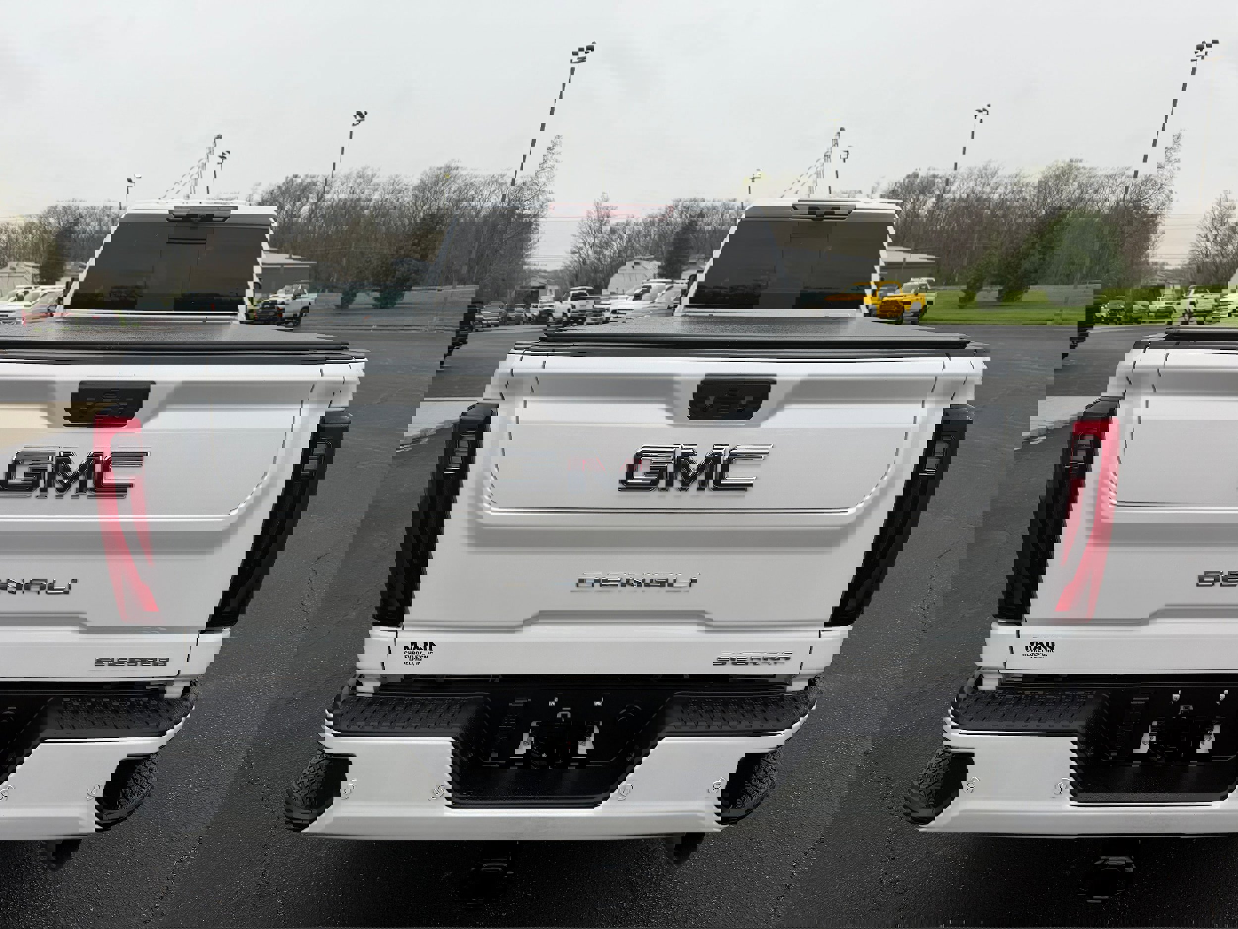 Used 2025 GMC Sierra 3500 Denali Ultimate AWD/4WD image 9