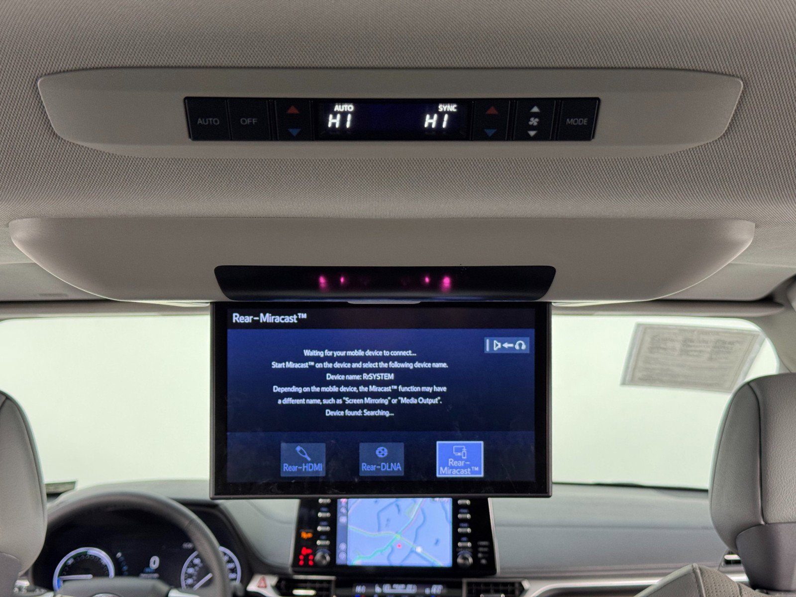 Used 2024 Toyota Sienna Limited image 38