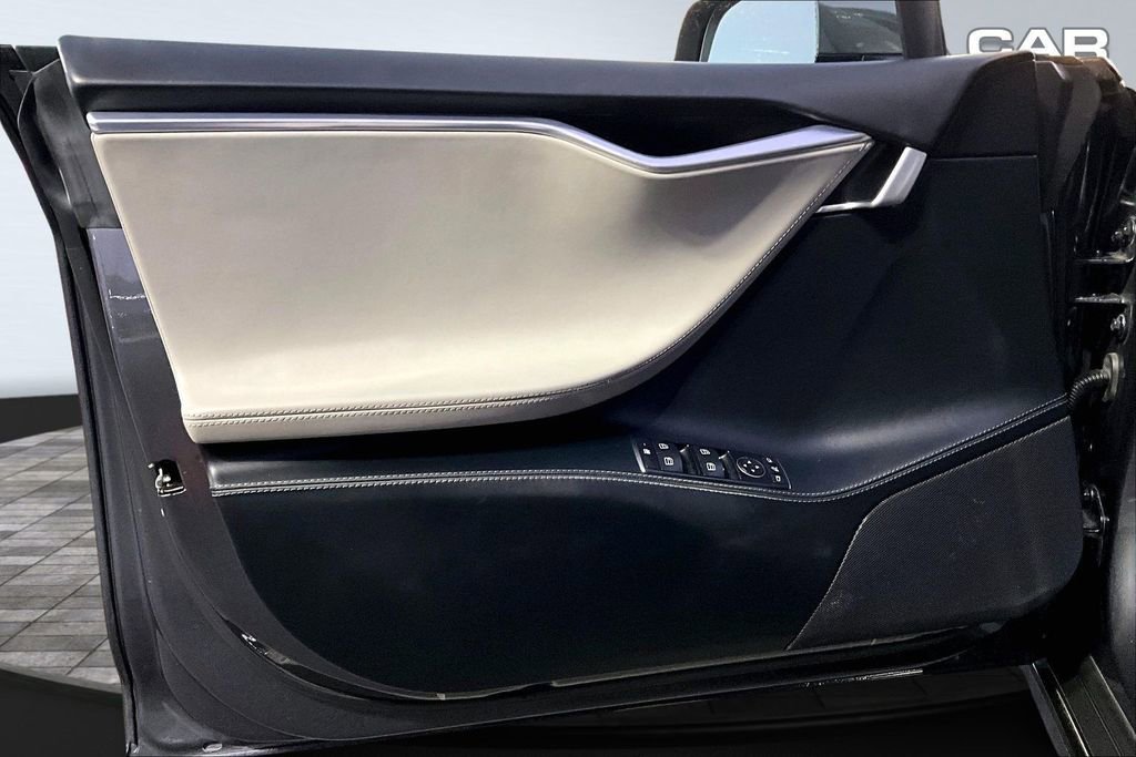 Used 2016 Tesla Model S 90D image 21