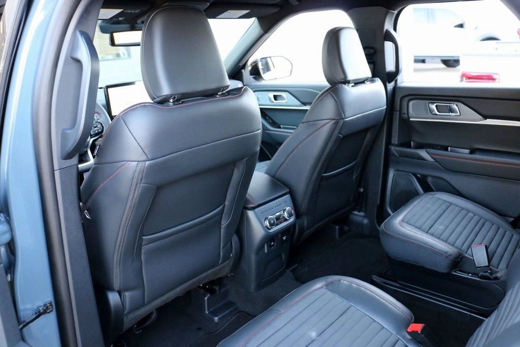 New 2026 Ford Explorer ST-Line w/ ST-Line Street Pack image 20