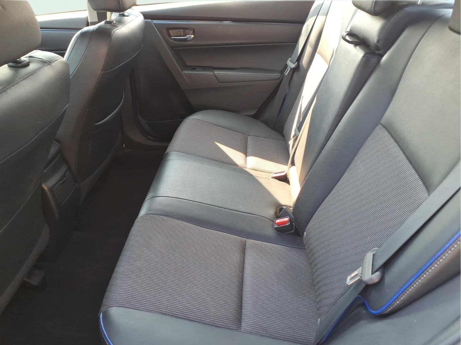 Used 2017 Toyota Corolla SE w/ SE Premium Package FWD image 10