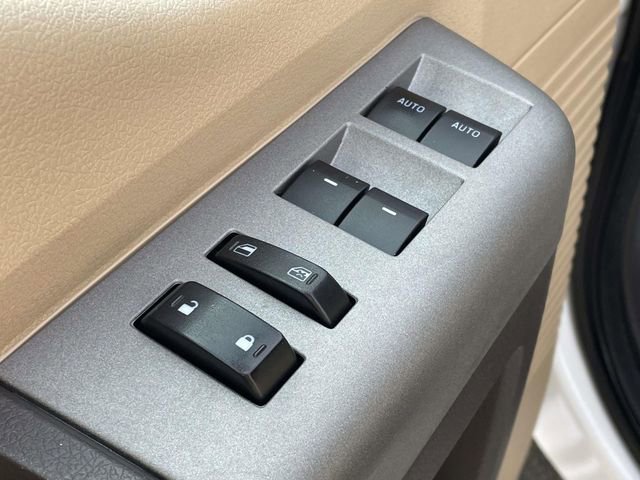 Used 2016 Ford F350 Lariat w/ Chrome Package image 14