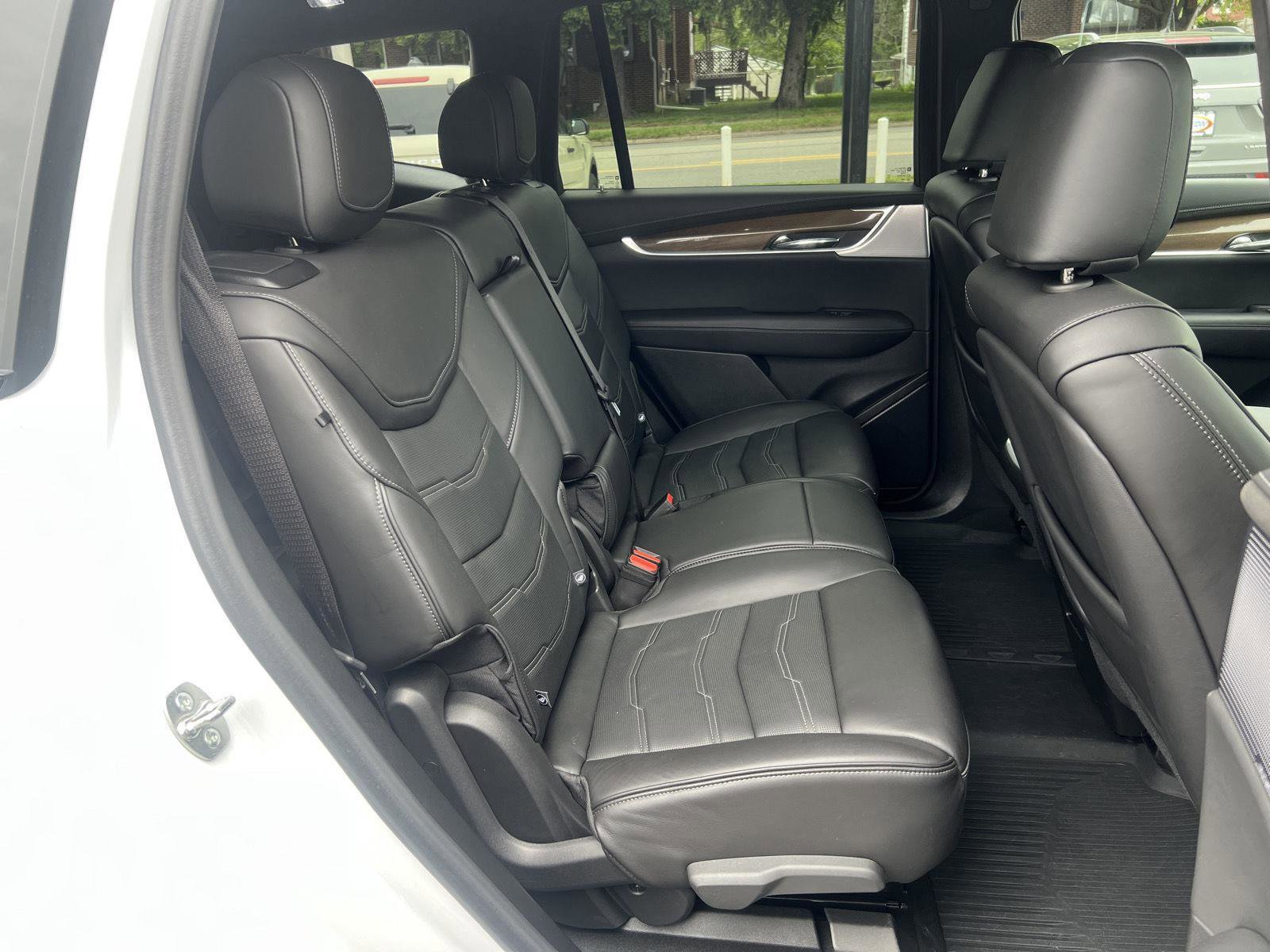 Used 2025 Cadillac XT6 Sport w/ Platinum Package AWD/4WD image 19